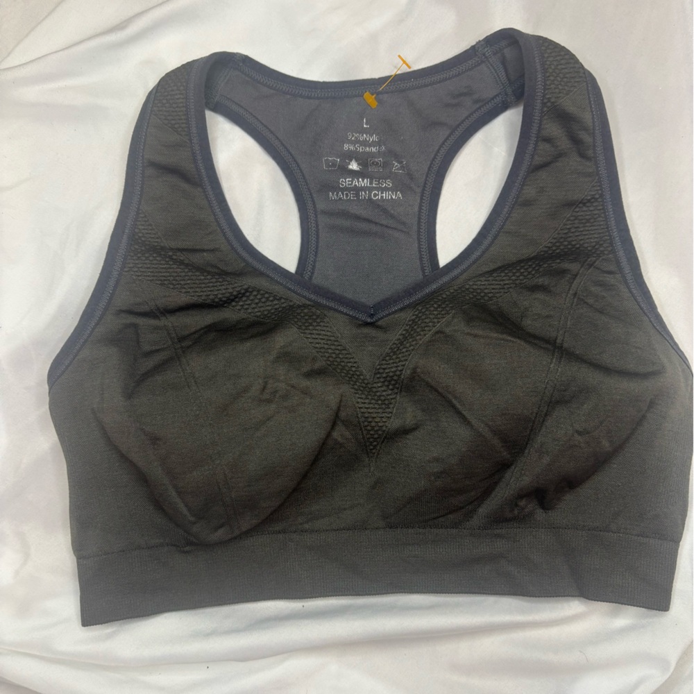 Seamless Gray Sports Bra size large women’s gym top